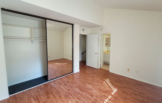 2 beds, 2.5 baths, $2,695, Unit UNIT B