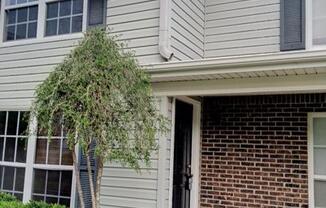 Loft-Style 2-Story Townhouse – Available January 1st!