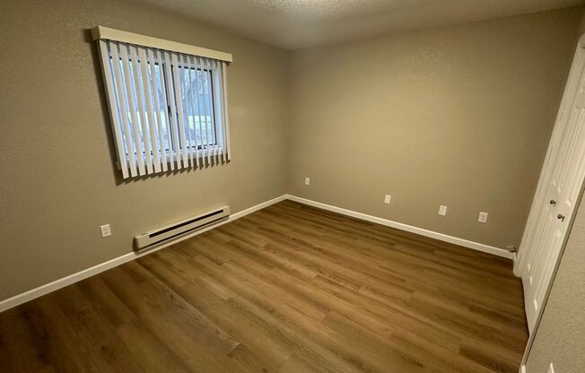 3 beds, 1 bath, $995, Unit 1