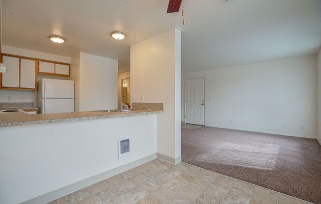 2 beds, 1 bath, 856 sqft, $1,290, Unit 269-36