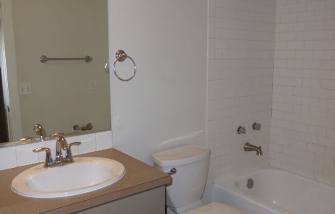 Studio, 1 bath, 400 sqft, $1,145, Unit Apt 123