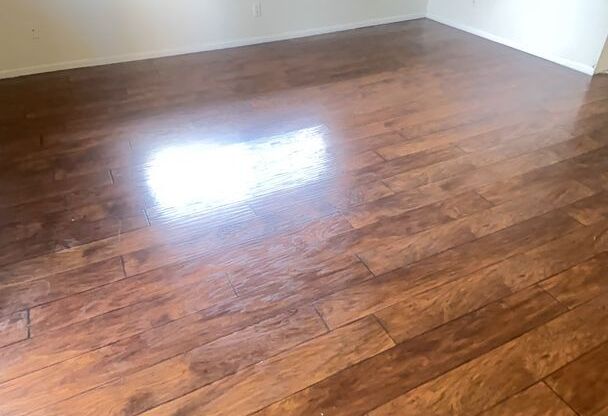 1 bed, 1 bath, 640 sqft, $875, Unit 230