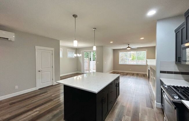 3 beds, 2.5 baths, $2,800