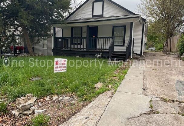 2 Bedroom 1 Bathroom home in Kansas City!