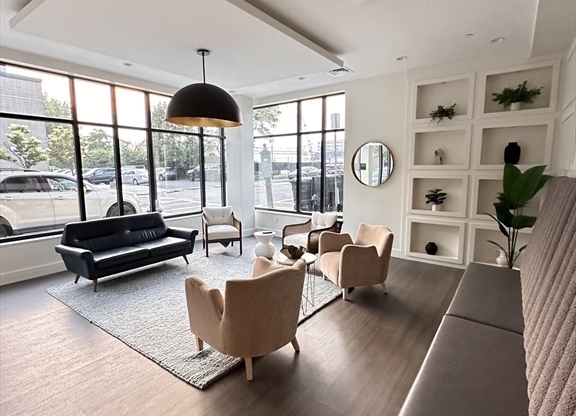 1 bed, 1 bath, 663 sqft, $2,650, Unit 301