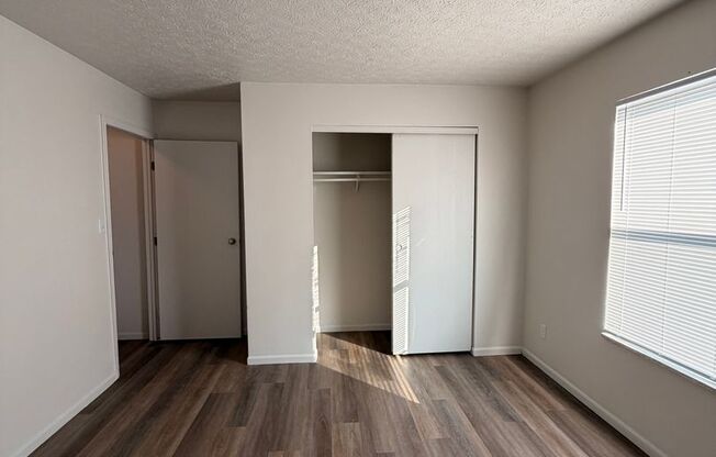 2 beds, 1 bath, 885 sqft, $1,150, Unit 678