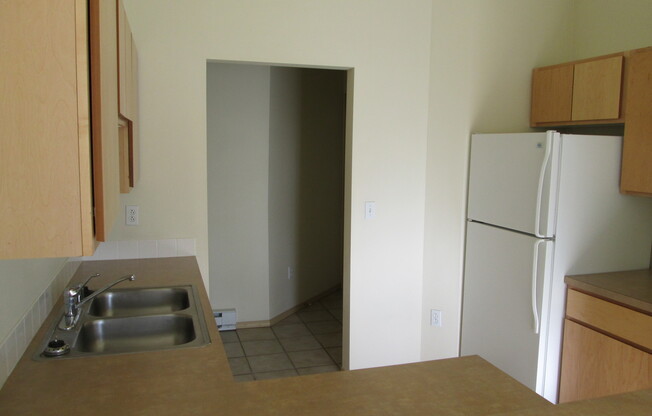 2 beds, 2 baths, 990 sqft, $1,355, Unit 305