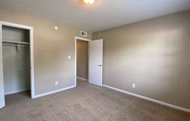 2 beds, 1 bath, 936 sqft, $825, Unit 688