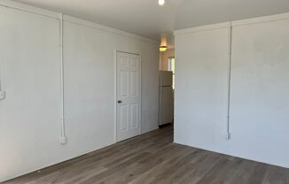 2 beds, 1 bath, $795, Unit F4