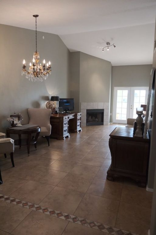 10401 N 52 ST