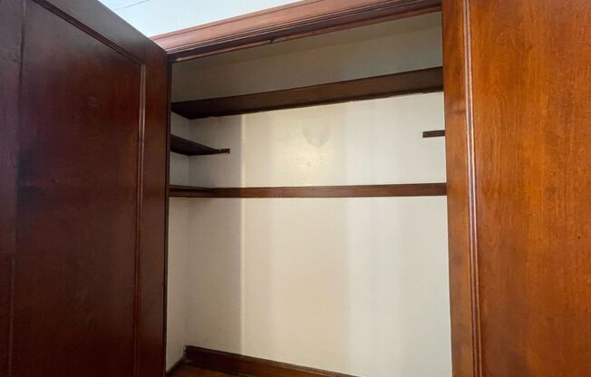 Studio, 1 bath, 400 sqft, $785, Unit 221