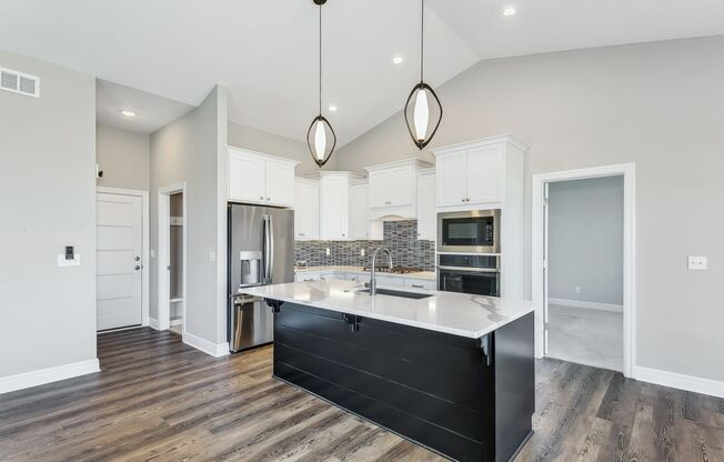 Executive rental in Andover School District!!