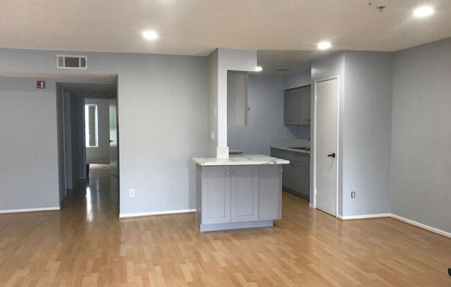 10282 TUJUNGA CYN BLVD