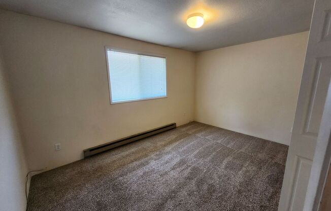 2 beds, 1 bath, $1,395