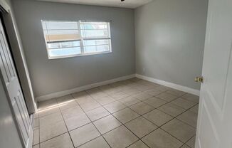 3 beds, 1 bath, 1,050 sqft, $1,500, Unit 4