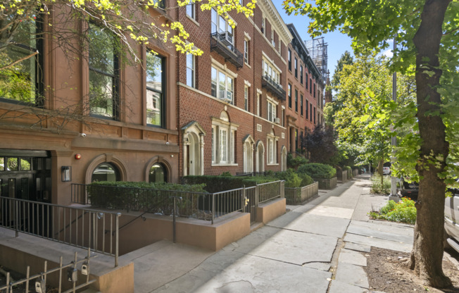 38 MONROE PL