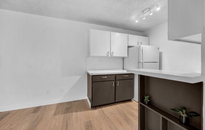 1 bed, 1 bath, 425 sqft, $1,450, Unit 6