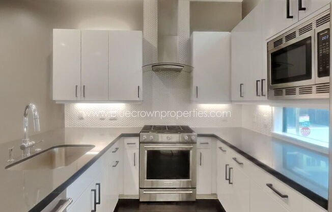 1625 Hickory Street #105