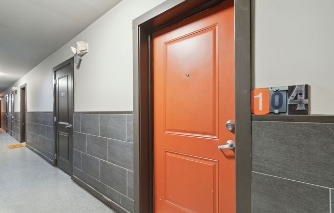 Studio, 1 bath, 400 sqft, $900, Unit Unit 104