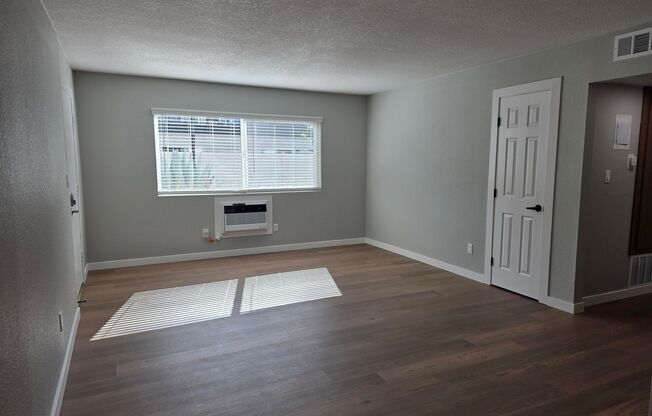 2 beds, 1 bath, 875 sqft, $2,650, Unit 42
