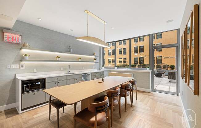 Studio, 1 bath, $4,100, Unit 4I