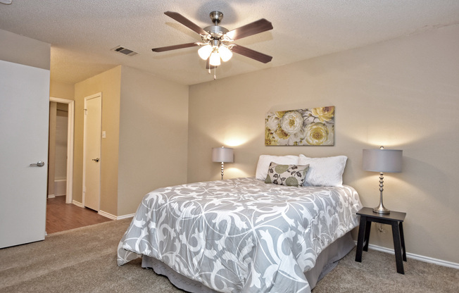 3 beds, 2 baths, 1,147 sqft, $1,925, Unit 11606A