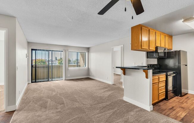 2 beds, 2 baths, 905 sqft, $2,502, Unit Unit 324