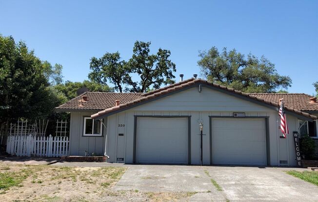 2 bedroom 1.5 bathroom Single Level Duplex located in the Wikiup Area of Santa Rosa