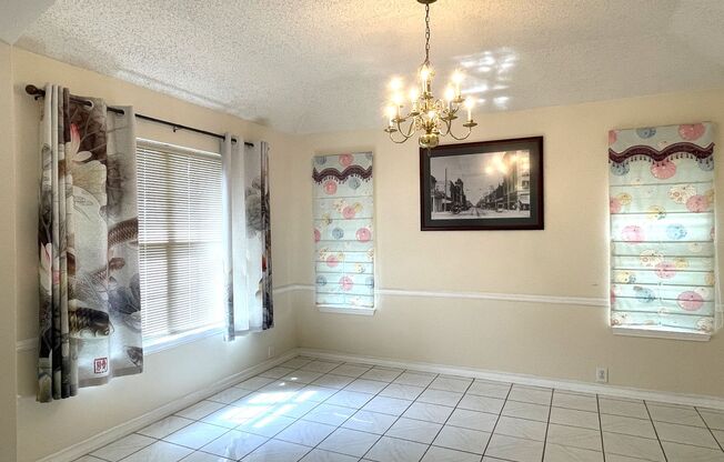 3 bedrooms, 2 bathrooms For rent in Carrollton