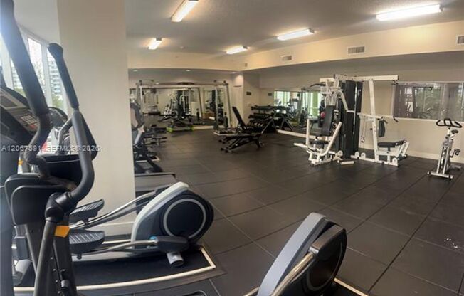 3 beds, 2 baths, $4,200, Unit # 1605
