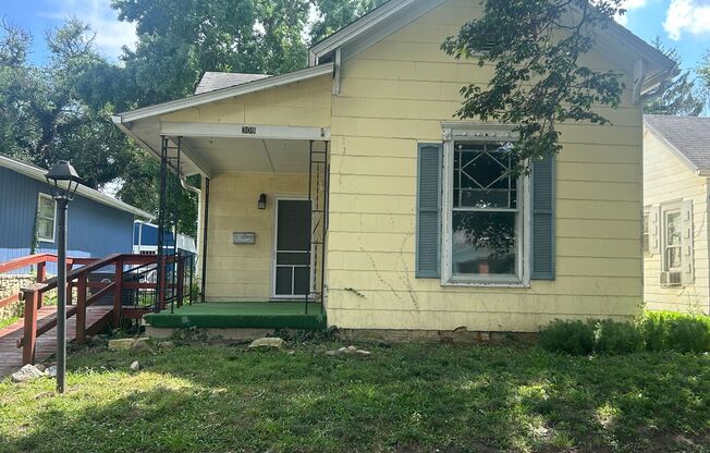 SUBLEASE: 2 Bedroom 1 Bath House Available in Connersville