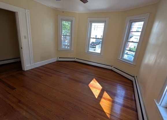24 MONTFERN AVE