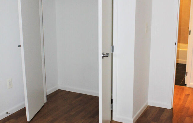 2 beds, 1 bath, 858 sqft, $3,950