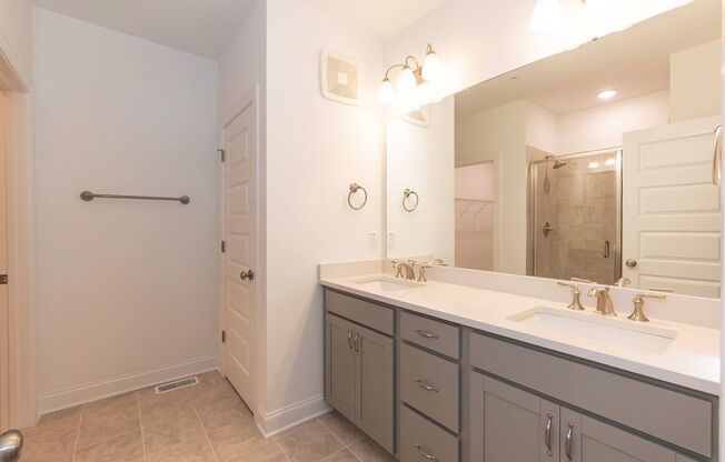 2 beds, 2.5 baths, $2,295, Unit UNIT 101