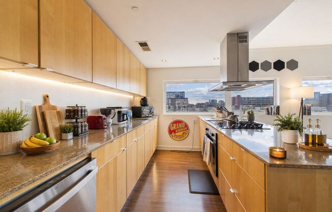 2 beds, 2 baths, 1,160 sqft, $3,050, Unit 6B