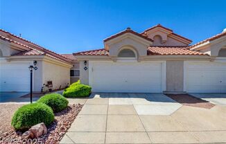 ONE STORY UNIT WITH Oversized 2-Car GARAGE