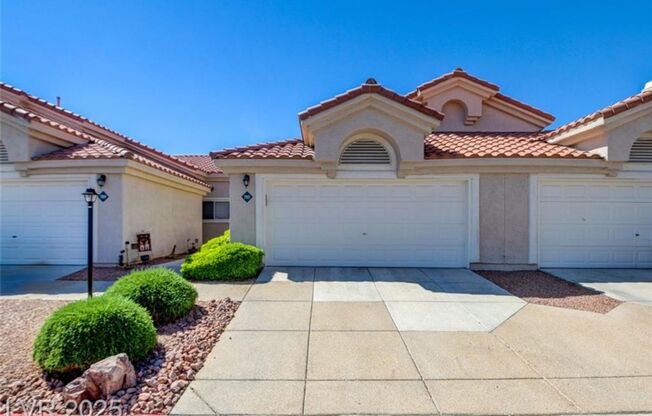ONE STORY UNIT WITH Oversized 2-Car GARAGE