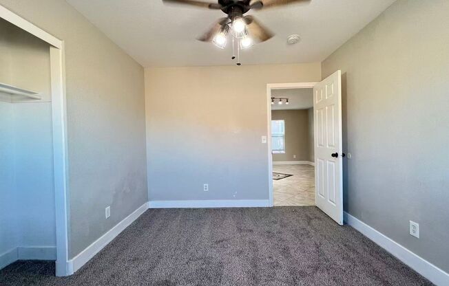 5 beds, 3 baths, $2,400