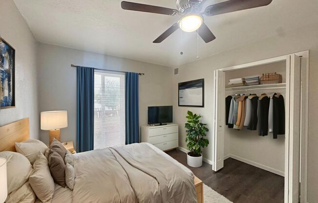 3 beds, 1 bath, 738 sqft, $1,195, Unit 207