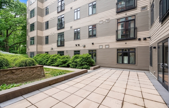 2 beds, 2 baths, 982 sqft, $4,250, Unit 103