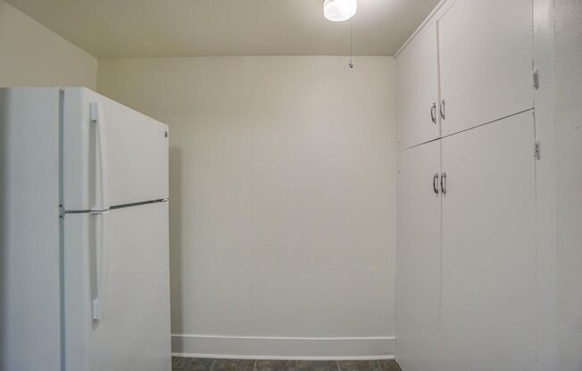 1 bed, 1 bath, 585 sqft, $1,175, Unit 2