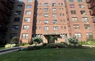64-33 99 Street