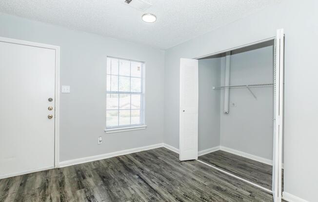 2 beds, 2 baths, 1,093 sqft, $1,575
