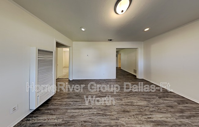1303 CASA VALE DR