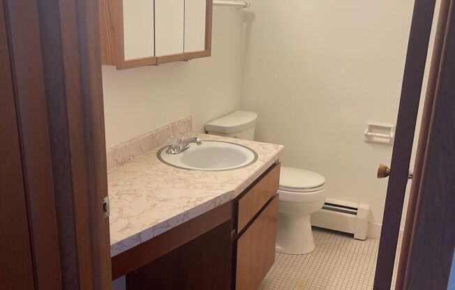 2 beds, 1 bath, $875