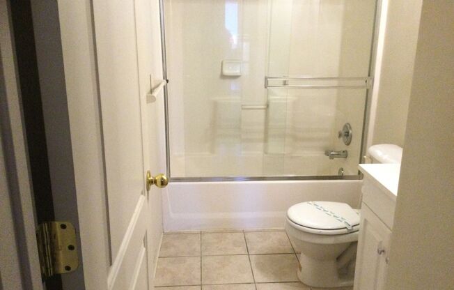 1 bed, 1 bath, $775