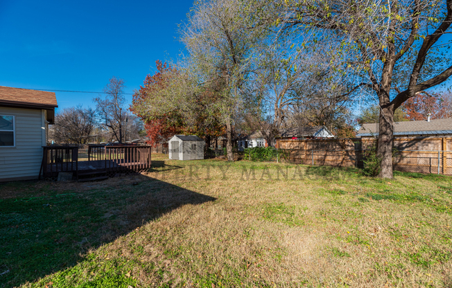 900 N BROWNTHRUSH LN