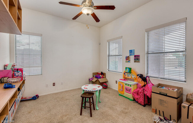 Charming 5 Bed 3 Bath Tolleson Home with Solar!!