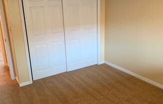 2 beds, 1 bath, $1,250, Unit 5