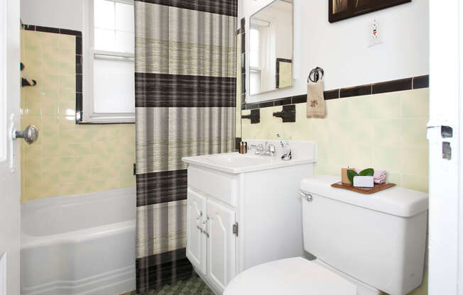 1 bed, 1 bath, 710 sqft, $2,975